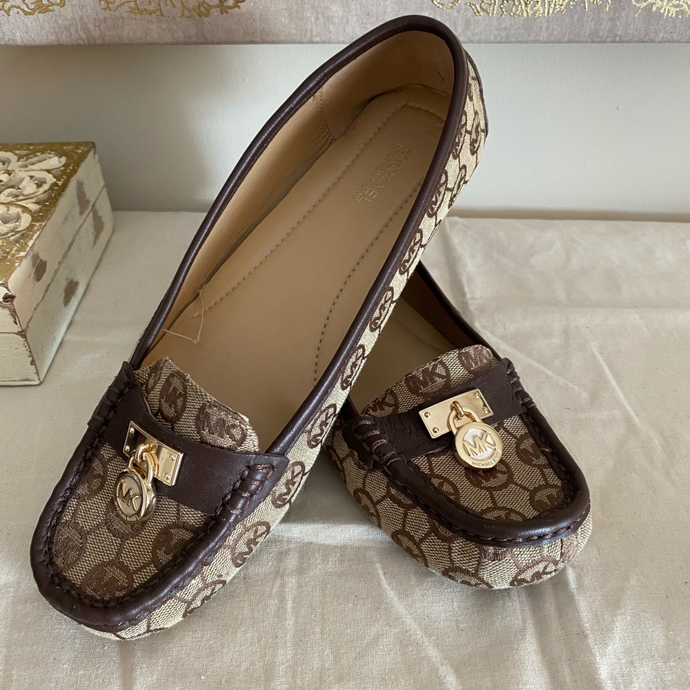 MICHAEL KORS FLATS